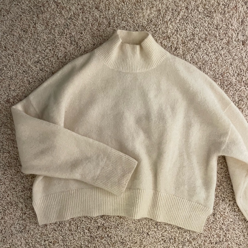& Other Stories White Wool Mockneck Cropped Sweater White Size M